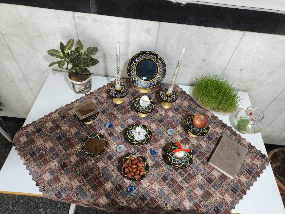 چیدمان سفره هفت سین در دانشکده مهندسی مکانیک