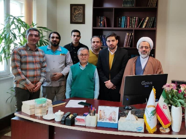 تجلیل از کارکنان مرد شاغل در دانشکده حقوق